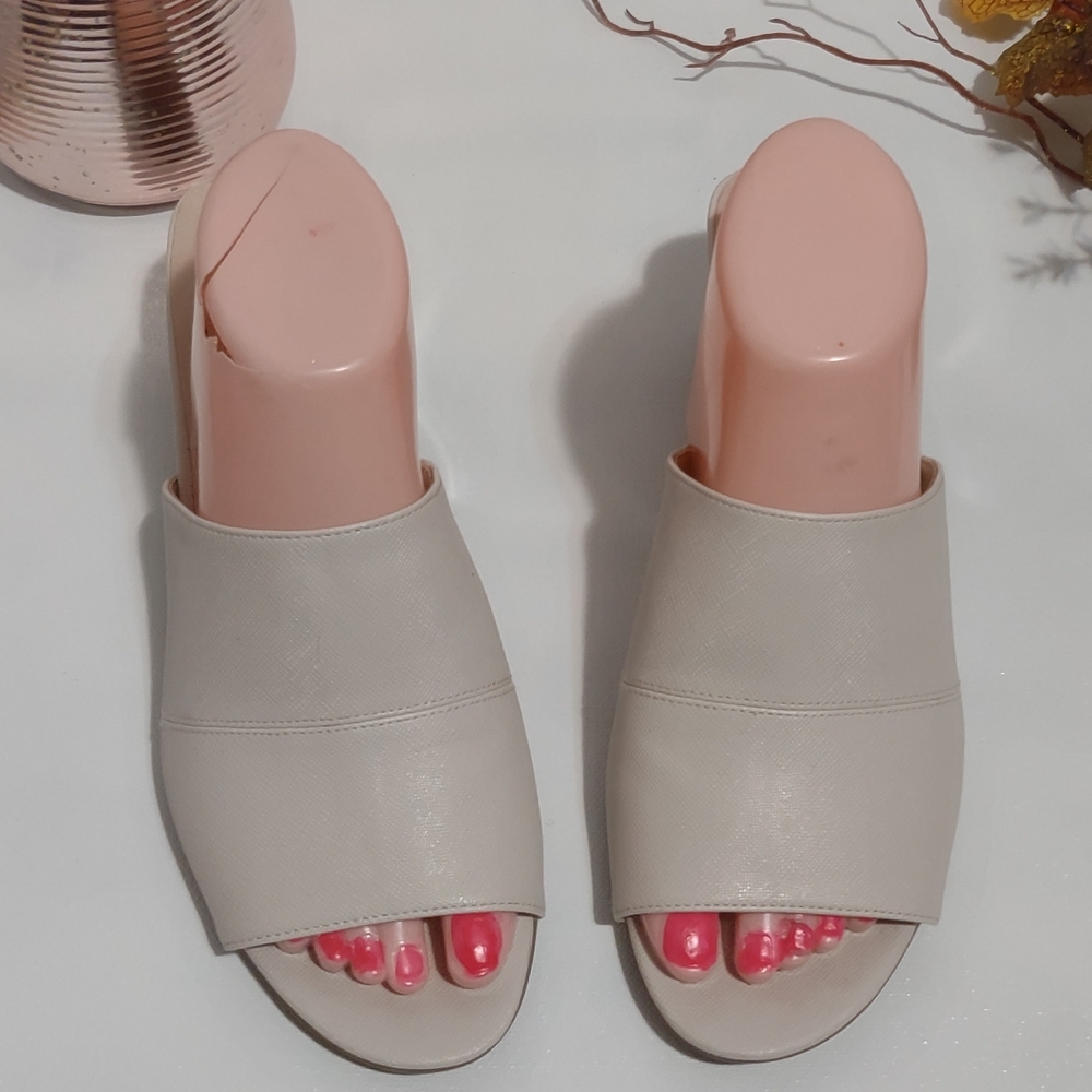 Life Stride Off-White Mules